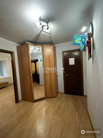 3-комнатная квартира, этаж 3 из 5, 59 м²