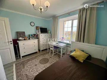 2-комнатная квартира, этаж 4 из 5, 50 м²