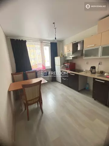 2-комнатная квартира, этаж 4 из 10, 53 м²