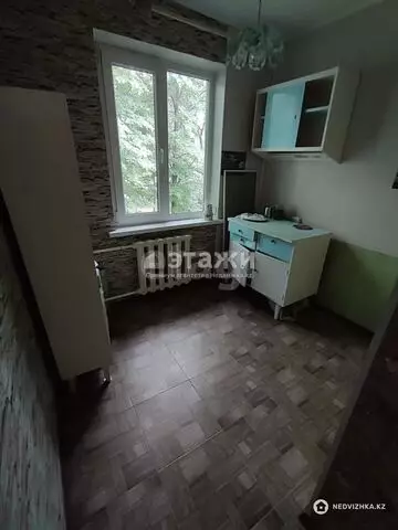 1-комнатная квартира, этаж 4 из 4, 33 м²