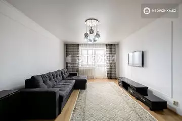 3-комнатная квартира, этаж 4 из 10, 90 м²