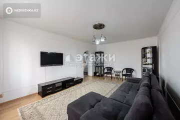 3-комнатная квартира, этаж 4 из 10, 90 м²