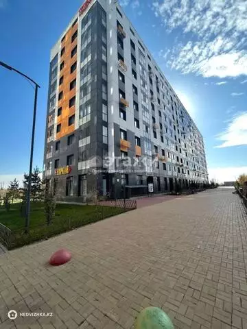 1-комнатная квартира, этаж 9 из 9, 38 м²