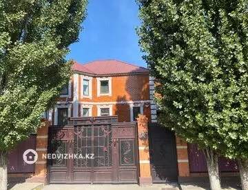 6-комнатный дом, 12 соток, 350 м²