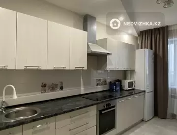 2-комнатная квартира, этаж 4 из 12, 70 м², на длительный срок