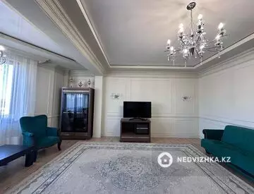 4-комнатная квартира, этаж 10 из 13, 151 м²