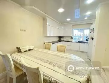 258 м², 9-комнатный дом, 12 соток, 258 м², изображение - 2