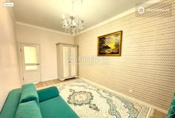 3-комнатная квартира, этаж 4 из 10, 100 м²