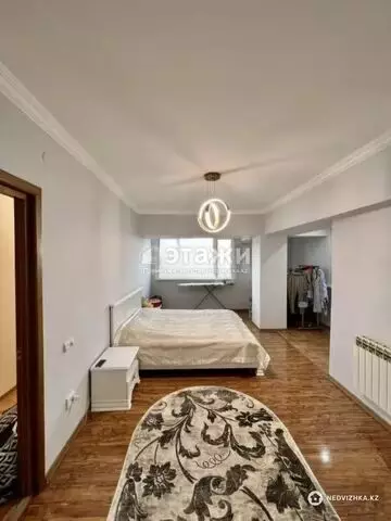 2-комнатная квартира, этаж 8 из 9, 75 м²