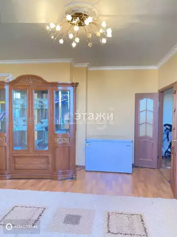 2-комнатная квартира, этаж 10 из 16, 64 м²