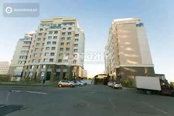 4-комнатная квартира, этаж 2 из 10, 122 м²