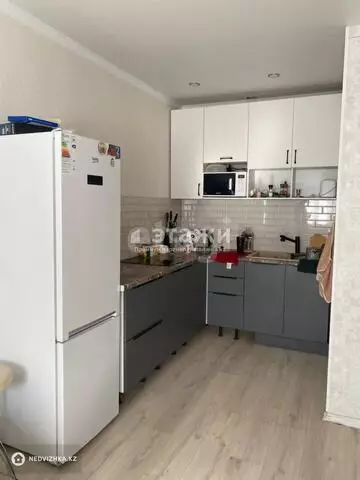 2-комнатная квартира, этаж 8 из 8, 40 м²