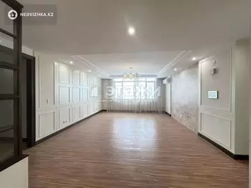 4-комнатная квартира, этаж 15 из 26, 140 м²