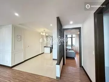 4-комнатная квартира, этаж 15 из 26, 140 м²