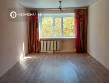 1-комнатная квартира, этаж 2 из 4, 18 м²