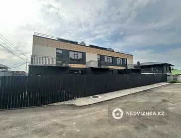 5-комнатная квартира, этаж 2 из 3, 217 м²