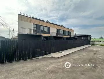 5-комнатная квартира, этаж 2 из 3, 217 м²