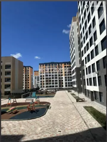 3-комнатная квартира, этаж 3 из 12, 79 м²