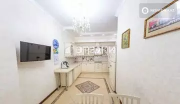 3-комнатная квартира, этаж 4 из 8, 107 м²