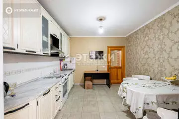 81.8 м², 3-комнатная квартира, этаж 3 из 5, 82 м², изображение - 33