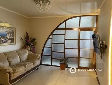 3-комнатная квартира, этаж 9 из 9, 64 м²