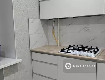 2-комнатная квартира, этаж 2 из 9, 50 м², на длительный срок