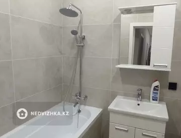 2-комнатная квартира, этаж 2 из 5, 60 м², на длительный срок