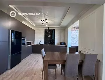 4-комнатная квартира, этаж 10 из 13, 151 м²