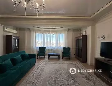 4-комнатная квартира, этаж 10 из 13, 151 м²