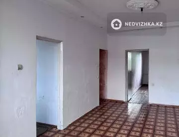 2-комнатная квартира, этаж 3 из 3, 48 м²