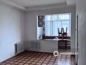 2-комнатная квартира, этаж 3 из 3, 48 м²