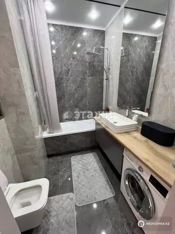 2-комнатная квартира, этаж 2 из 17, 67 м²