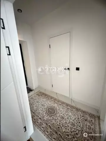 1-комнатная квартира, этаж 10 из 12, 38 м²