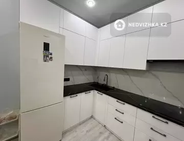 2-комнатная квартира, этаж 4 из 10, 54 м²