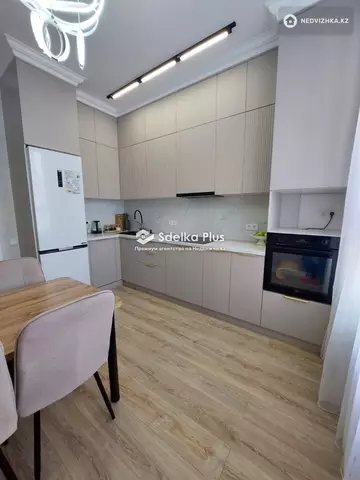 3-комнатная квартира, этаж 9 из 9, 90 м²