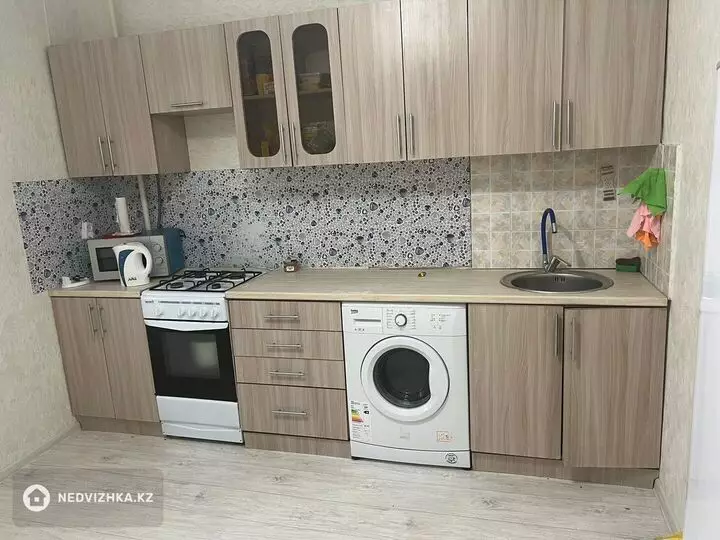 84 м², 3-комнатная квартира, этаж 2 из 9, 84 м², изображение - 1