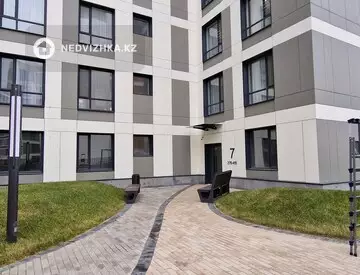 3-комнатная квартира, этаж 4 из 9, 64 м²