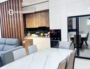 3-комнатная квартира, этаж 7 из 8, 94 м²