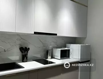 45 м², 2-комнатная квартира, этаж 3 из 16, 45 м², посуточно, изображение - 1