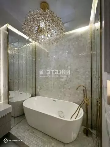 4-комнатная квартира, этаж 1 из 3, 200 м²