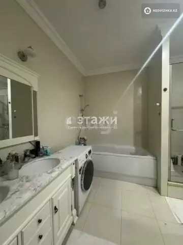 4-комнатная квартира, этаж 4 из 8, 174 м²