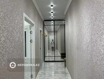 2-комнатная квартира, этаж 10 из 18, 66 м²