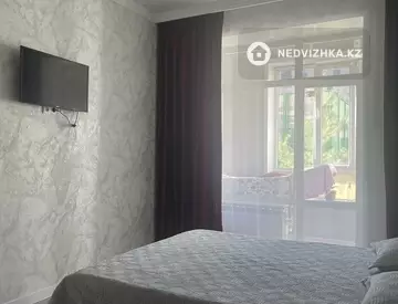 1-комнатная квартира, этаж 1 из 9, 40 м², посуточно