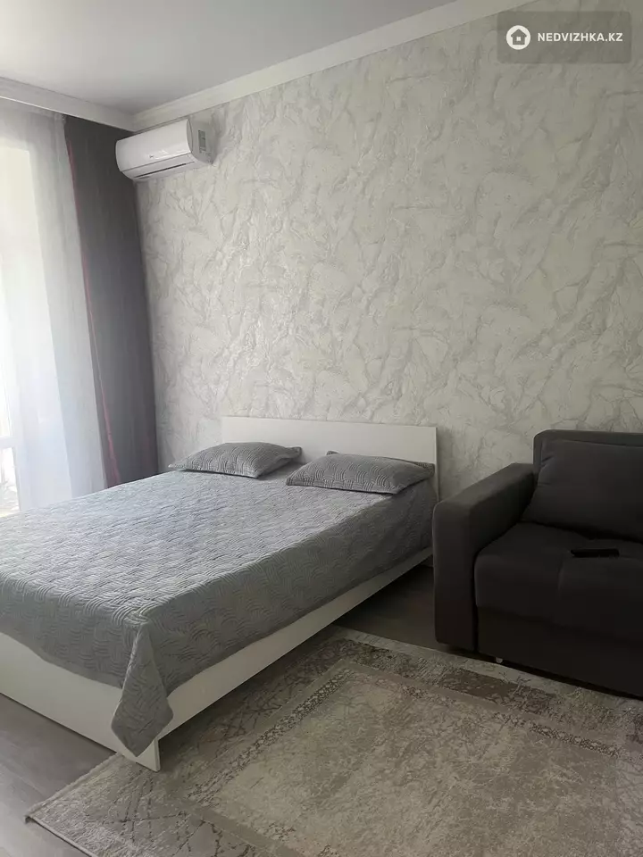 40 м², 1-комнатная квартира, этаж 1 из 9, 40 м², посуточно, изображение - 1