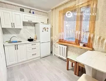 2-комнатная квартира, этаж 4 из 5, 48 м², посуточно