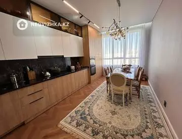 4-комнатная квартира, этаж 8 из 16, 140 м²