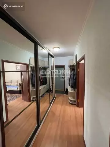 2-комнатная квартира, этаж 3 из 9, 67 м²