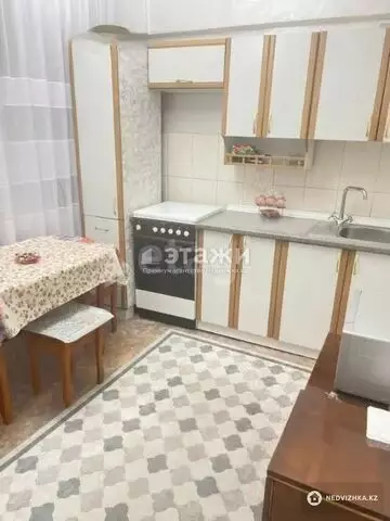 2-комнатная квартира, этаж 3 из 5, 50 м²