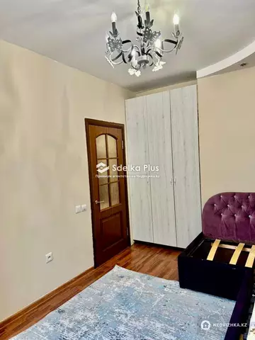 3-комнатная квартира, этаж 2 из 10, 77 м²