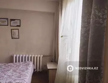 4-комнатная квартира, этаж 4 из 5, 62 м²